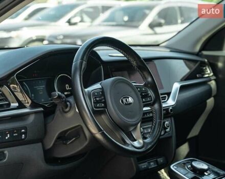 Сірий Кіа Niro, об'ємом двигуна 1.6 л та пробігом 84 тис. км за 21500 $, фото 26 на Automoto.ua