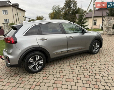 Киа Niro 2020 в Калуше на Automoto.ua Серый Киа Niro, объемом двигателя 1.58 л и пробегом 102 тыс. км за 19600 $, фото 12 на Automoto.ua