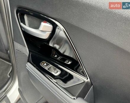 Сірий Кіа Niro, об'ємом двигуна 0 л та пробігом 118 тис. км за 19300 $, фото 116 на Automoto.ua