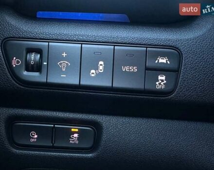 Сірий Кіа Niro, об'ємом двигуна 0 л та пробігом 58 тис. км за 23400 $, фото 7 на Automoto.ua