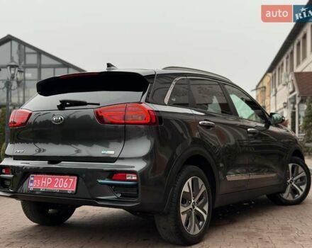 Серый Киа Niro, объемом двигателя 0 л и пробегом 125 тыс. км за 18950 $, фото 20 на Automoto.ua