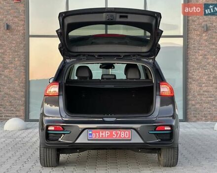 Серый Киа Niro, объемом двигателя 0 л и пробегом 74 тыс. км за 18200 $, фото 53 на Automoto.ua