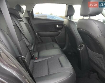 Серый Киа Niro, объемом двигателя 1.58 л и пробегом 56 тыс. км за 3600 $, фото 9 на Automoto.ua