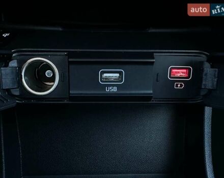 Сірий Кіа Niro, об'ємом двигуна 0 л та пробігом 58 тис. км за 23400 $, фото 68 на Automoto.ua