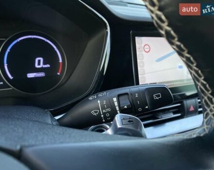 Серый Киа Niro, объемом двигателя 0 л и пробегом 88 тыс. км за 21500 $, фото 26 на Automoto.ua