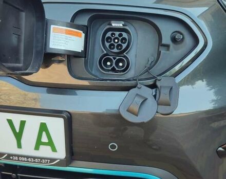 Серый Киа Niro, объемом двигателя 0 л и пробегом 49 тыс. км за 23000 $, фото 19 на Automoto.ua