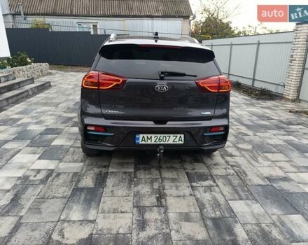 Сірий Кіа Niro, об'ємом двигуна 0 л та пробігом 135 тис. км за 19700 $, фото 4 на Automoto.ua