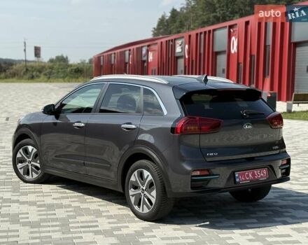 Сірий Кіа Niro, об'ємом двигуна 0 л та пробігом 82 тис. км за 20500 $, фото 5 на Automoto.ua