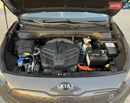 Сірий Кіа Niro, об'ємом двигуна 0 л та пробігом 135 тис. км за 17500 $, фото 32 на Automoto.ua