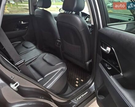 Серый Киа Niro, объемом двигателя 0 л и пробегом 115 тыс. км за 20300 $, фото 31 на Automoto.ua