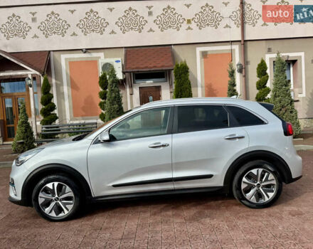 Серый Киа Niro, объемом двигателя 0 л и пробегом 118 тыс. км за 19350 $, фото 18 на Automoto.ua