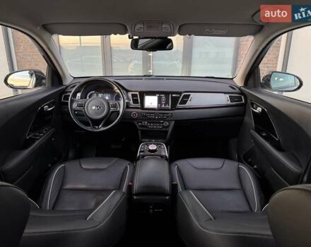 Сірий Кіа Niro, об'ємом двигуна 0 л та пробігом 135 тис. км за 17500 $, фото 45 на Automoto.ua