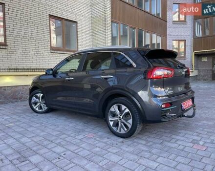 Серый Киа Niro, объемом двигателя 0 л и пробегом 125 тыс. км за 19250 $, фото 30 на Automoto.ua