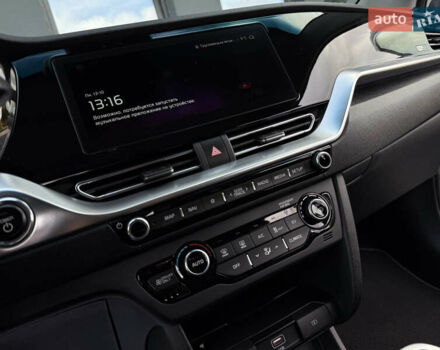 Сірий Кіа Niro, об'ємом двигуна 0 л та пробігом 70 тис. км за 19999 $, фото 53 на Automoto.ua