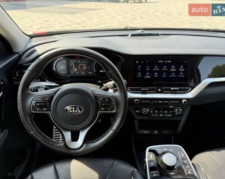Сірий Кіа Niro, об'ємом двигуна 0 л та пробігом 82 тис. км за 20500 $, фото 25 на Automoto.ua