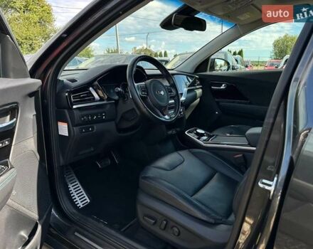 Серый Киа Niro, объемом двигателя 0 л и пробегом 97 тыс. км за 23200 $, фото 27 на Automoto.ua