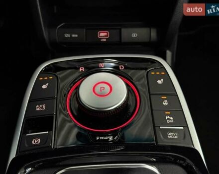 Сірий Кіа Niro, об'ємом двигуна 0 л та пробігом 114 тис. км за 18329 $, фото 15 на Automoto.ua