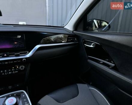 Серый Киа Niro, объемом двигателя 0 л и пробегом 88 тыс. км за 18500 $, фото 27 на Automoto.ua