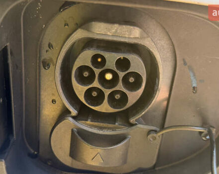 Сірий Кіа Niro, об'ємом двигуна 0 л та пробігом 115 тис. км за 21913 $, фото 8 на Automoto.ua