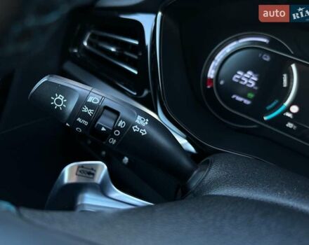 Серый Киа Niro, объемом двигателя 0 л и пробегом 97 тыс. км за 23200 $, фото 40 на Automoto.ua