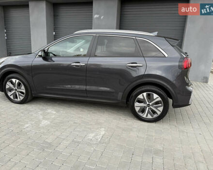 Кіа Niro 2020 у Вінниці на Automoto.ua Сірий Кіа Niro, об'ємом двигуна 0 л та пробігом 157 тис. км за 19500 $, фото 5 на Automoto.ua