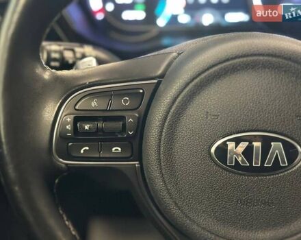 Сірий Кіа Niro, об'ємом двигуна 0 л та пробігом 155 тис. км за 19400 $, фото 22 на Automoto.ua