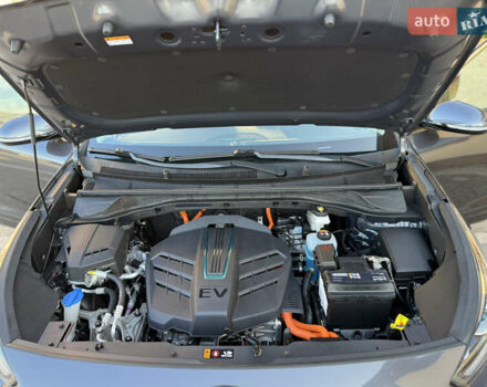 Серый Киа Niro, объемом двигателя 0 л и пробегом 145 тыс. км за 18800 $, фото 96 на Automoto.ua