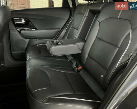 Серый Киа Niro, объемом двигателя 0 л и пробегом 127 тыс. км за 19750 $, фото 51 на Automoto.ua