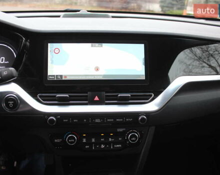 Сірий Кіа Niro, об'ємом двигуна 0 л та пробігом 74 тис. км за 19990 $, фото 47 на Automoto.ua