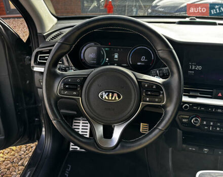 Серый Киа Niro, объемом двигателя 0 л и пробегом 110 тыс. км за 21200 $, фото 29 на Automoto.ua