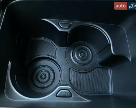 Киа Niro 2020 в Львове на Automoto.ua Серый Киа Niro, объемом двигателя 0 л и пробегом 116 тыс. км за 20800 $, фото 89 на Automoto.ua