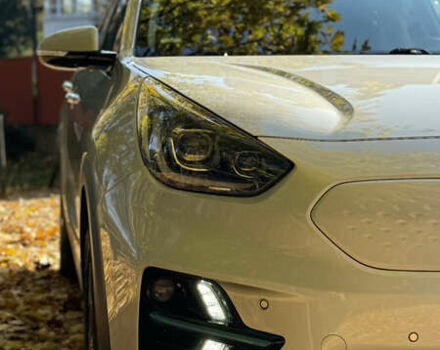 Сірий Кіа Niro, об'ємом двигуна 0 л та пробігом 115 тис. км за 21913 $, фото 6 на Automoto.ua