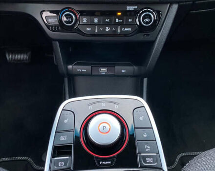 Серый Киа Niro, объемом двигателя 0 л и пробегом 95 тыс. км за 17200 $, фото 12 на Automoto.ua