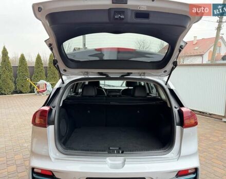 Сірий Кіа Niro, об'ємом двигуна 0 л та пробігом 71 тис. км за 21999 $, фото 78 на Automoto.ua