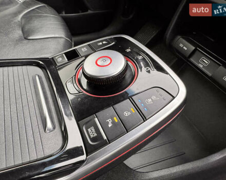 Серый Киа Niro, объемом двигателя 0 л и пробегом 77 тыс. км за 19500 $, фото 28 на Automoto.ua