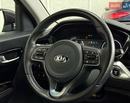 Сірий Кіа Niro, об'ємом двигуна 0 л та пробігом 114 тис. км за 18329 $, фото 16 на Automoto.ua