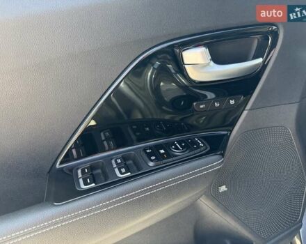 Сірий Кіа Niro, об'ємом двигуна 0 л та пробігом 82 тис. км за 20500 $, фото 17 на Automoto.ua