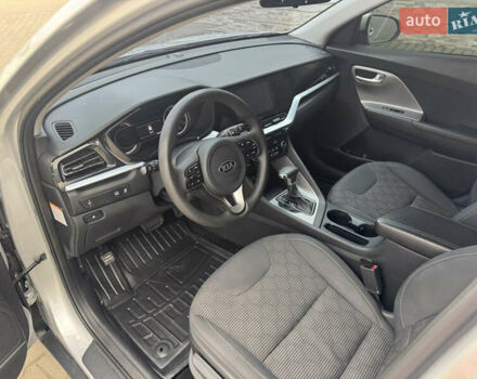 Киа Niro 2020 в Луцке на Automoto.ua Серый Киа Niro, объемом двигателя 1.58 л и пробегом 241 тыс. км за 14600 $, фото 13 на Automoto.ua