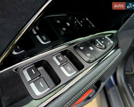 Серый Киа Niro, объемом двигателя 0 л и пробегом 96 тыс. км за 19500 $, фото 31 на Automoto.ua
