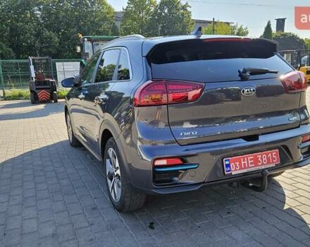 Киа Niro 2020 в Радомышле на Automoto.ua Серый Киа Niro, объемом двигателя 0 л и пробегом 145 тыс. км за 18800 $, фото 5 на Automoto.ua