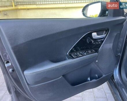 Серый Киа Niro, объемом двигателя 0 л и пробегом 125 тыс. км за 19250 $, фото 51 на Automoto.ua