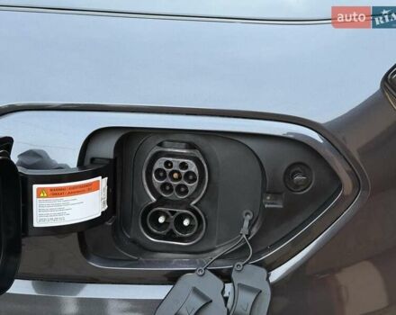 Сірий Кіа Niro, об'ємом двигуна 0 л та пробігом 118 тис. км за 20499 $, фото 102 на Automoto.ua