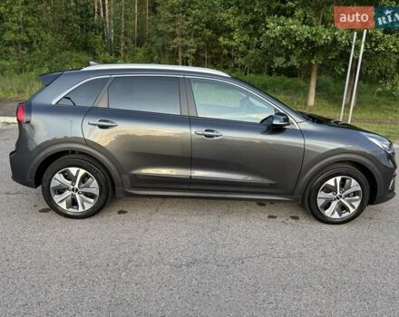 Серый Киа Niro, объемом двигателя 0 л и пробегом 57 тыс. км за 23299 $, фото 6 на Automoto.ua