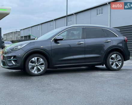 Серый Киа Niro, объемом двигателя 0 л и пробегом 165 тыс. км за 18000 $, фото 4 на Automoto.ua