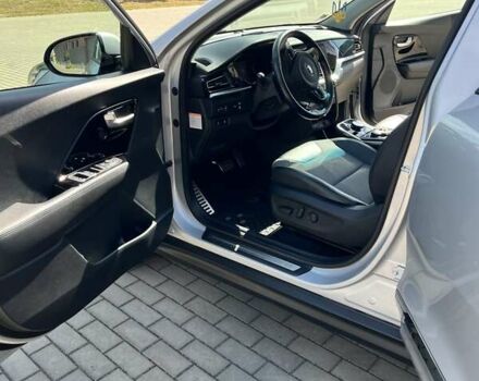 Серый Киа Niro, объемом двигателя 0 л и пробегом 112 тыс. км за 18900 $, фото 9 на Automoto.ua