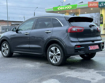 Серый Киа Niro, объемом двигателя 0 л и пробегом 165 тыс. км за 18000 $, фото 7 на Automoto.ua