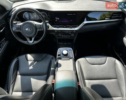 Серый Киа Niro, объемом двигателя 0 л и пробегом 143 тыс. км за 17900 $, фото 23 на Automoto.ua