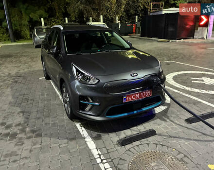 Серый Киа Niro, объемом двигателя 0 л и пробегом 116 тыс. км за 17999 $, фото 1 на Automoto.ua