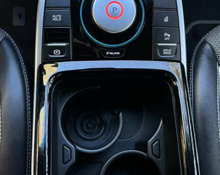 Сірий Кіа Niro, об'ємом двигуна 0 л та пробігом 114 тис. км за 19400 $, фото 28 на Automoto.ua