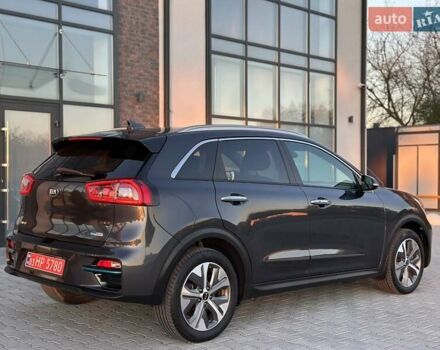 Серый Киа Niro, объемом двигателя 0 л и пробегом 74 тыс. км за 18200 $, фото 13 на Automoto.ua